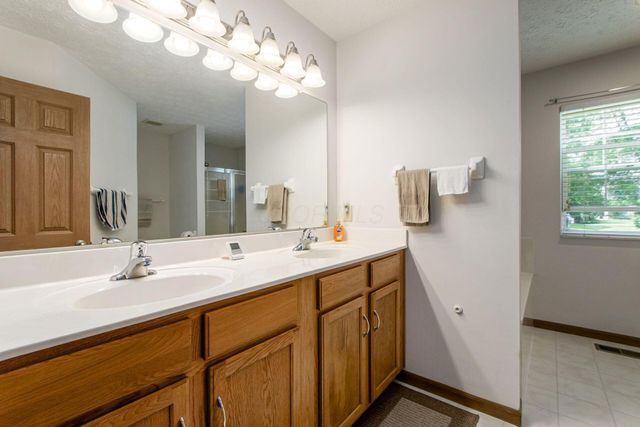 983 Wallace Drive, Delaware, OH 43015