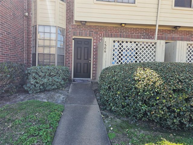 2121 El Paseo Street 1306, Houston, TX 77054