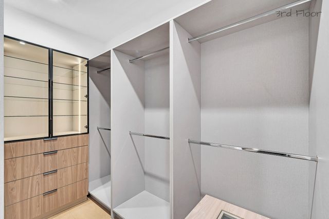 16 Seaside Avenue, Key Largo, FL 33037