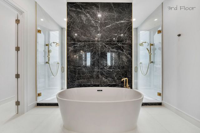 16 Seaside Avenue, Key Largo, FL 33037