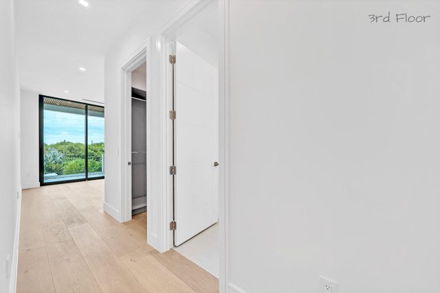 16 Seaside Avenue, Key Largo, FL 33037