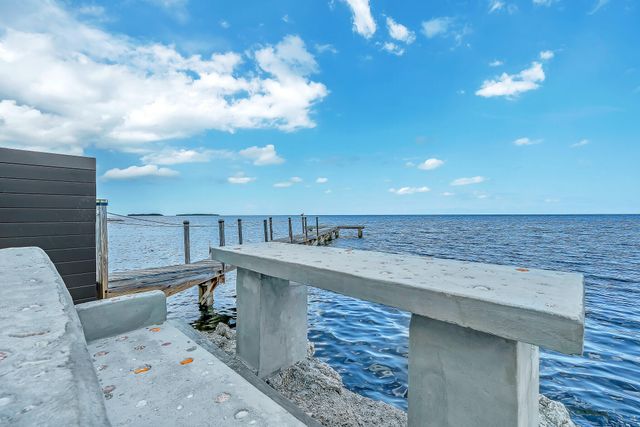 16 Seaside Avenue, Key Largo, FL 33037