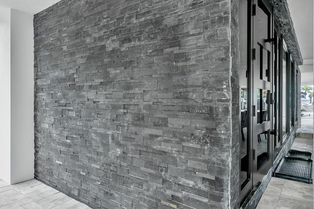 16 Seaside Avenue, Key Largo, FL 33037