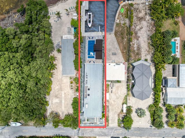 16 Seaside Avenue, Key Largo, FL 33037