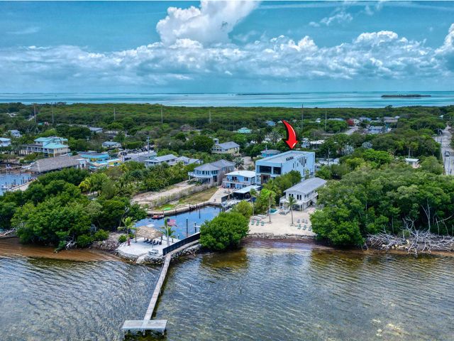16 Seaside Avenue, Key Largo, FL 33037