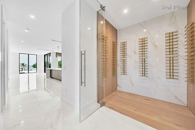 16 Seaside Avenue, Key Largo, FL 33037