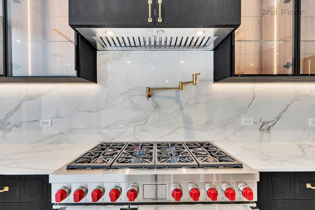 16 Seaside Avenue, Key Largo, FL 33037