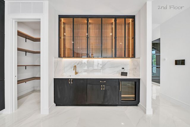 16 Seaside Avenue, Key Largo, FL 33037