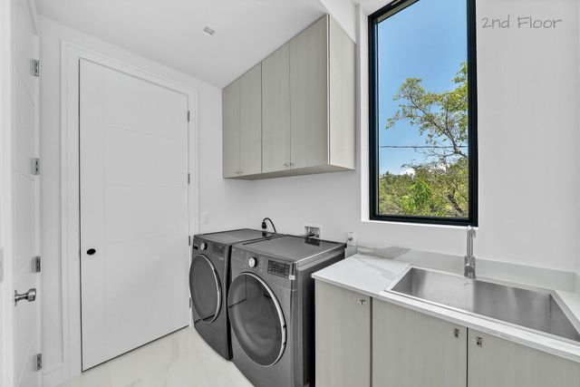 16 Seaside Avenue, Key Largo, FL 33037