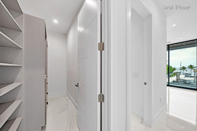 16 Seaside Avenue, Key Largo, FL 33037