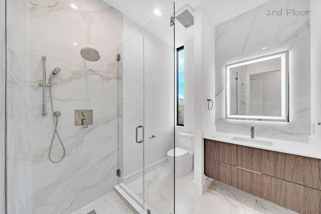 16 Seaside Avenue, Key Largo, FL 33037