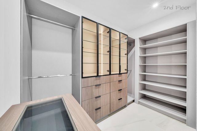 16 Seaside Avenue, Key Largo, FL 33037