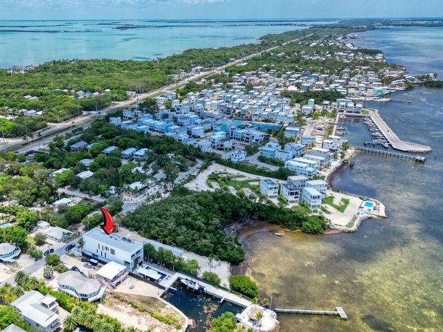 16 Seaside Avenue, Key Largo, FL 33037