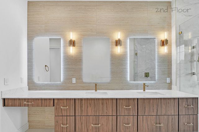 16 Seaside Avenue, Key Largo, FL 33037