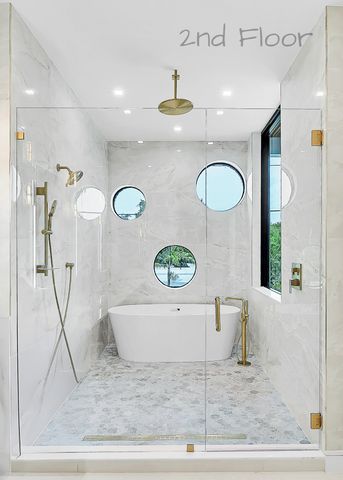 16 Seaside Avenue, Key Largo, FL 33037