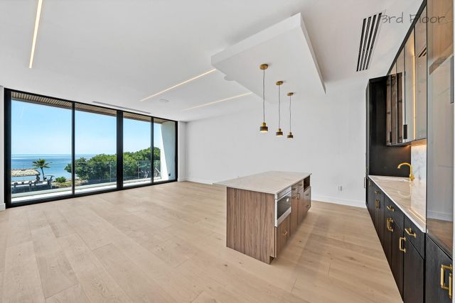 16 Seaside Avenue, Key Largo, FL 33037