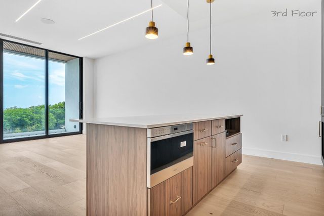 16 Seaside Avenue, Key Largo, FL 33037