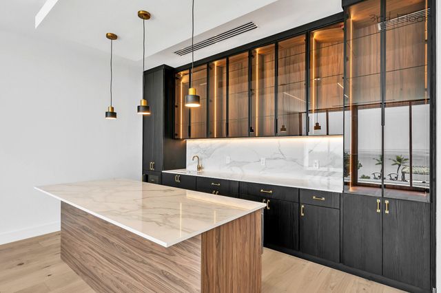 16 Seaside Avenue, Key Largo, FL 33037