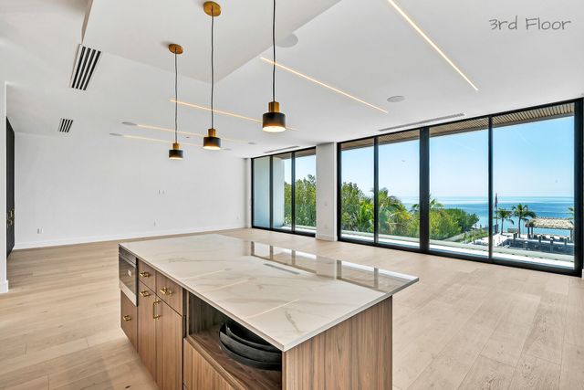 16 Seaside Avenue, Key Largo, FL 33037