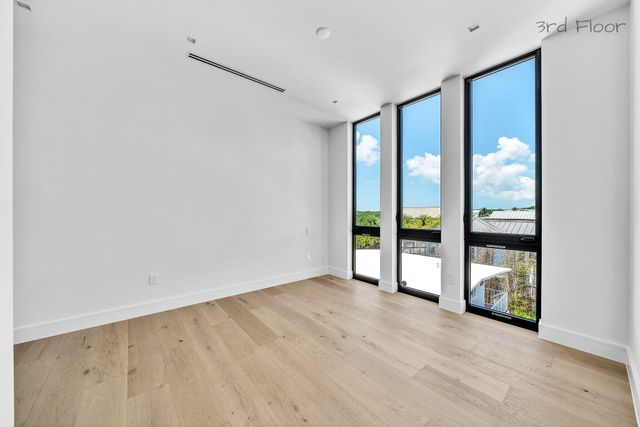 16 Seaside Avenue, Key Largo, FL 33037