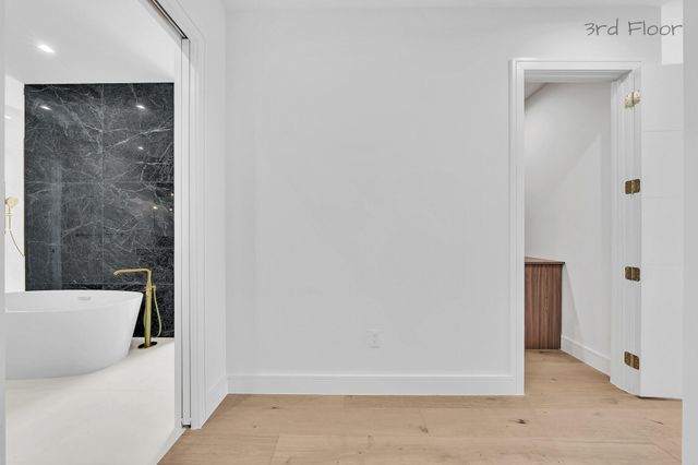 16 Seaside Avenue, Key Largo, FL 33037