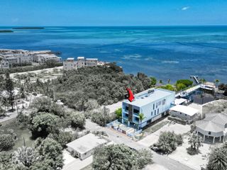 16 Seaside Avenue, Key Largo, FL 33037