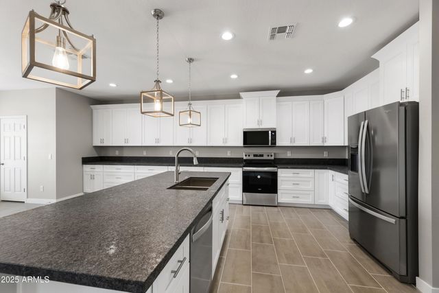 6897 W APPALOOSA Trail, Coolidge, AZ 85128