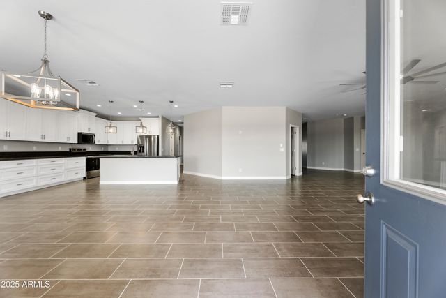 6897 W APPALOOSA Trail, Coolidge, AZ 85128