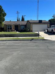 27806 Meadowcreek, Canyon Country, CA 91351