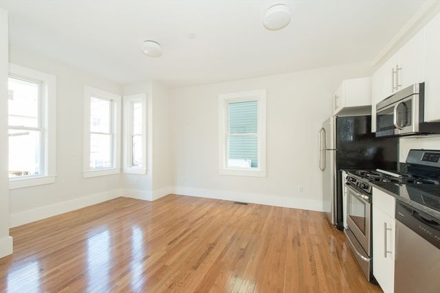 16 Suffolk Street 1, Cambridge, MA 02139