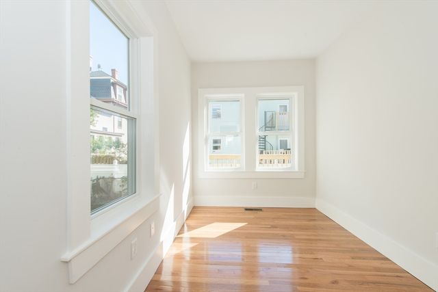 16 Suffolk Street 1, Cambridge, MA 02139