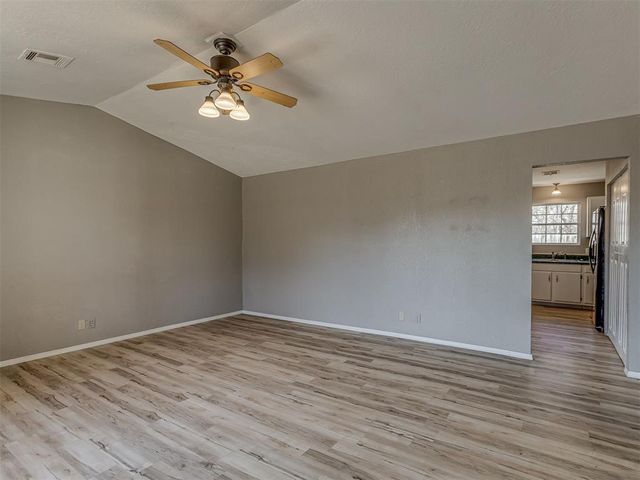 2124 Oakside Drive, Norman, OK 73071