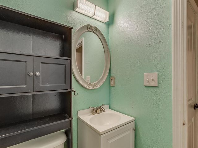 2124 Oakside Drive, Norman, OK 73071