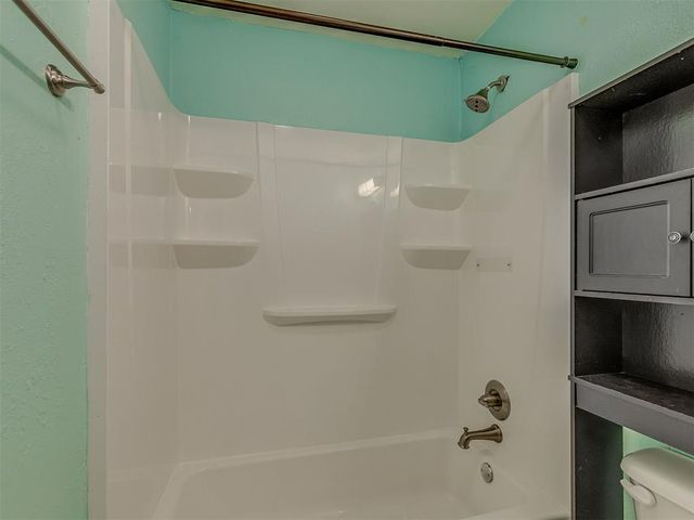 2124 Oakside Drive, Norman, OK 73071