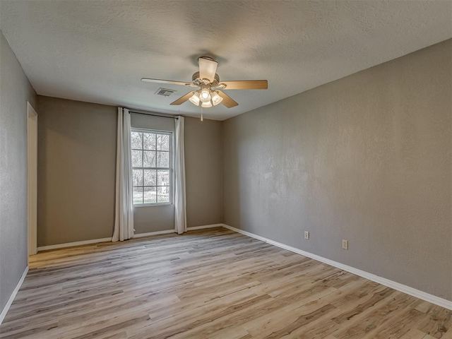 2124 Oakside Drive, Norman, OK 73071