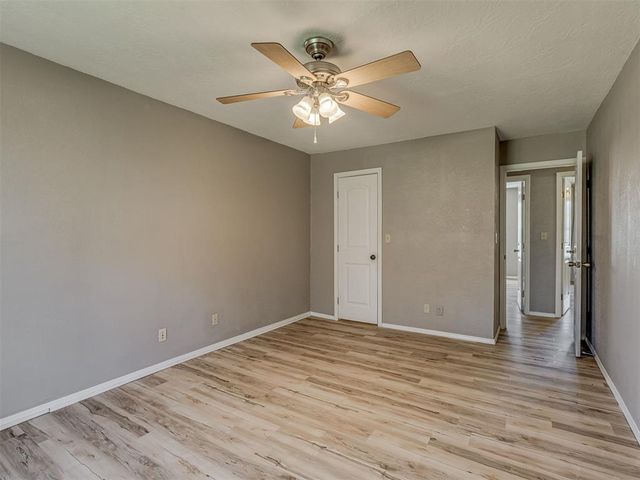 2124 Oakside Drive, Norman, OK 73071