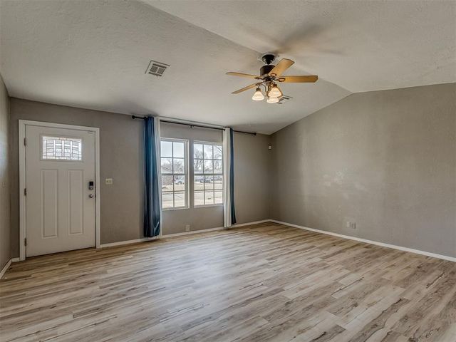 2124 Oakside Drive, Norman, OK 73071