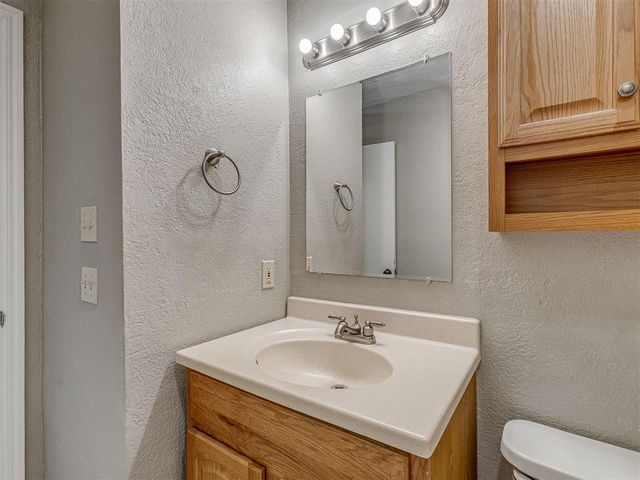 2124 Oakside Drive, Norman, OK 73071