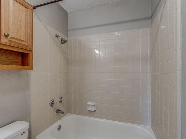 2124 Oakside Drive, Norman, OK 73071