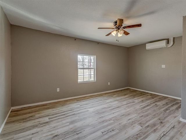 2124 Oakside Drive, Norman, OK 73071