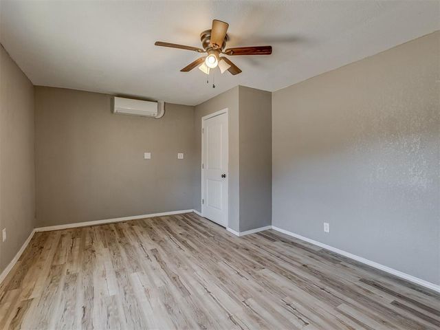 2124 Oakside Drive, Norman, OK 73071