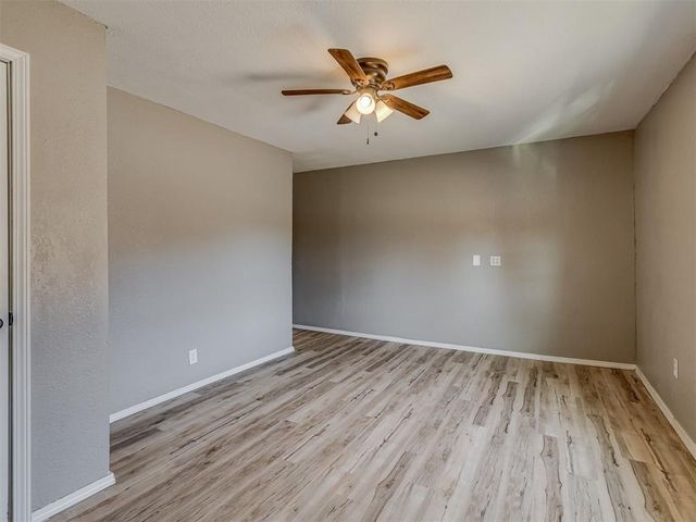 2124 Oakside Drive, Norman, OK 73071