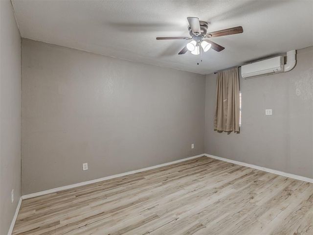 2124 Oakside Drive, Norman, OK 73071