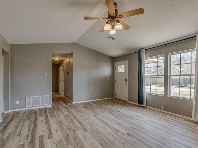 2124 Oakside Drive, Norman, OK 73071