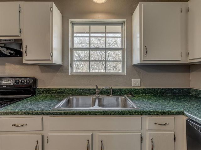 2124 Oakside Drive, Norman, OK 73071