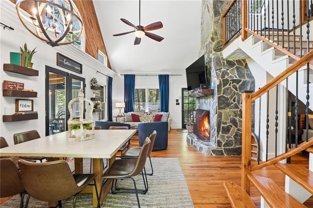 906 Riverside Lane, Blue Ridge, GA 30513