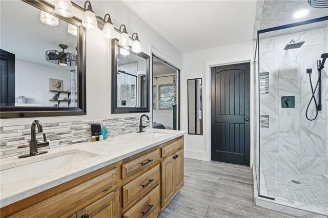 906 Riverside Lane, Blue Ridge, GA 30513