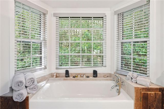906 Riverside Lane, Blue Ridge, GA 30513