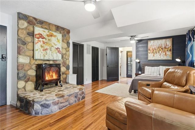 906 Riverside Lane, Blue Ridge, GA 30513