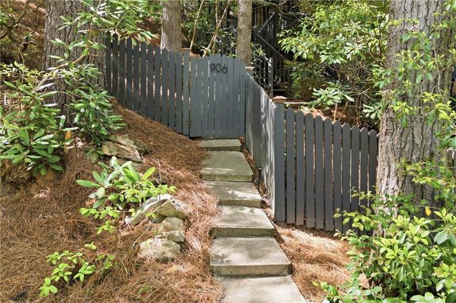 906 Riverside Lane, Blue Ridge, GA 30513